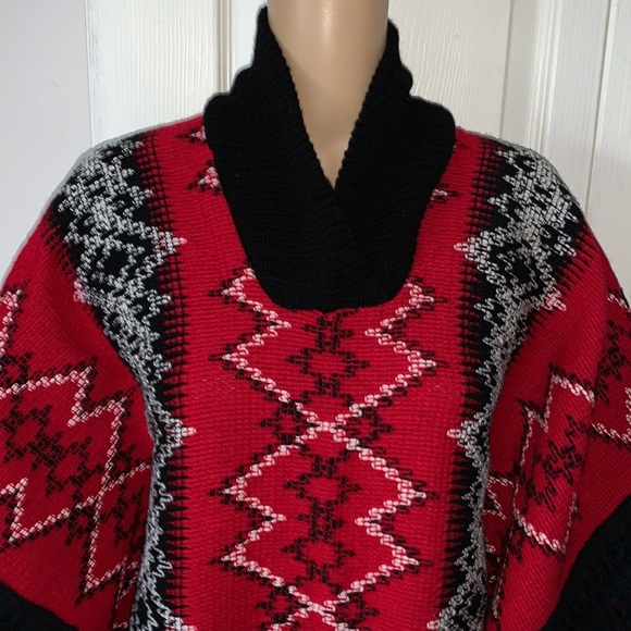 Vintage red black fringed blanket Hippie poncho jacket pullover free sized top - Picture 3 of 9